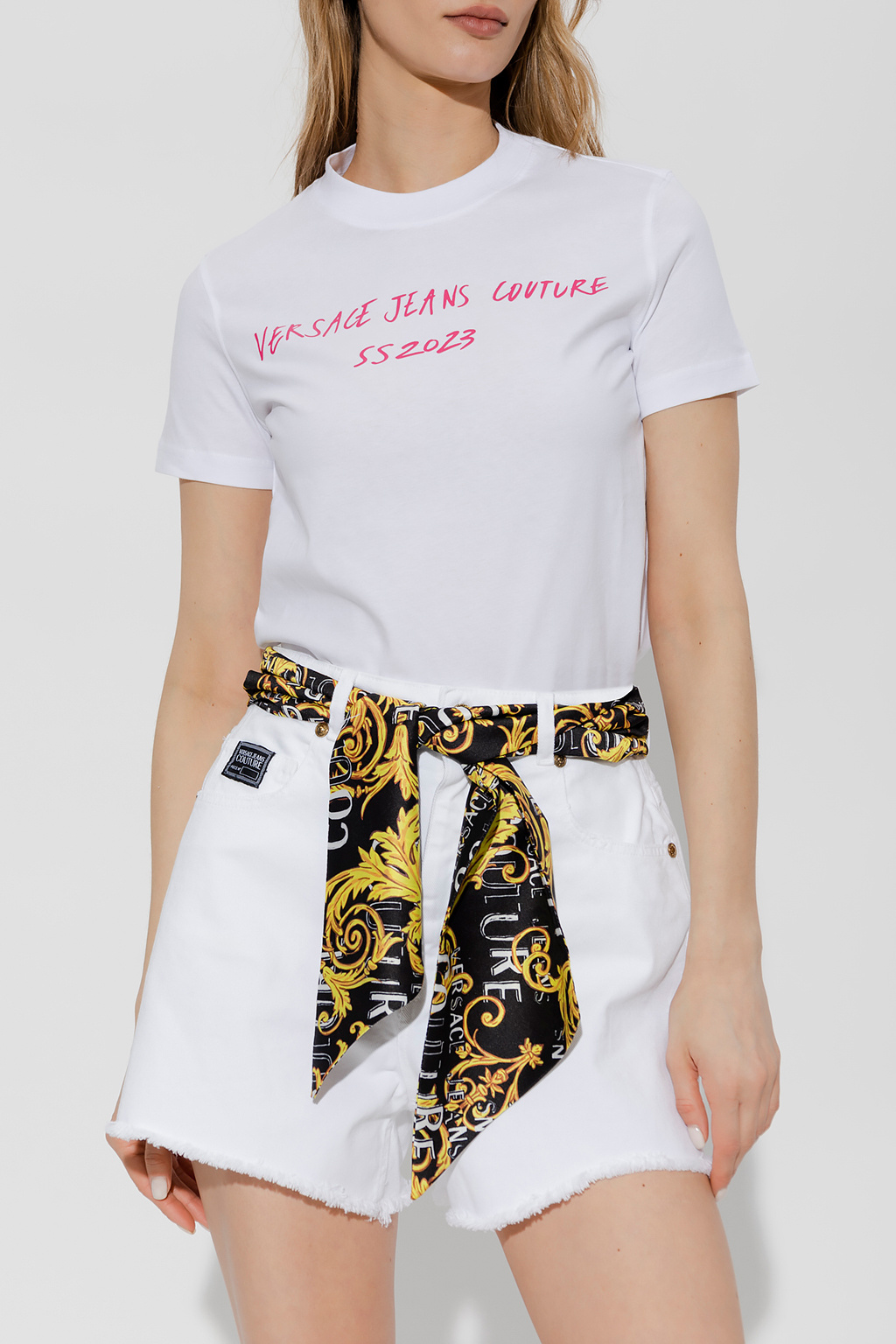 Tシャツ・カットソー VERSACE JEANS Woman T-Shirt White 75HAHF01CJ00F G03 versace-jeans-couture-versace-